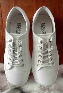 New Footwear 1: Rilassare Tulley White sneaker