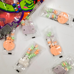 Halloween: Halloween Candy Bracelets