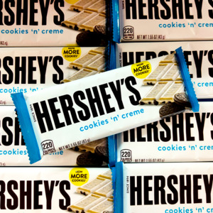 Hersheys: Hershey's Cookies & Cream Bar