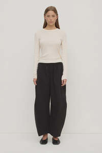 Clothing: Assembly Label | Lola Barrel Pant | Black