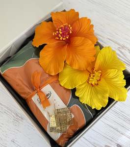 "ISLAND BLOOM" Giftbox