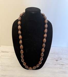 NUT SHELL NECKLACE
