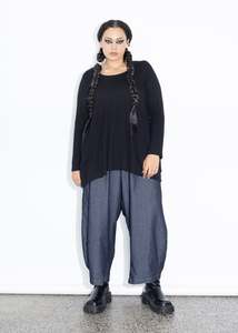 Xlarge: Skylar Tee - Black