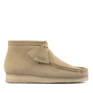 Mens Boots: CLARKS WALLABEE BOOT - MAPLE SUEDE