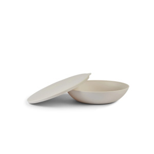 Serving bowl with a lid — the round (large)