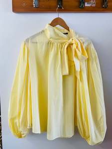 Tops 1: Hannes Roether Blouse