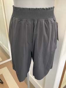 Pre Loved Clothing: Lululemon Stretch Woven Ruffle-Waist HR Short 9”
