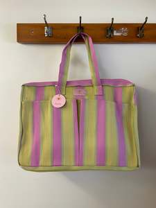 Accessories: Gunes Xtra Large Bag