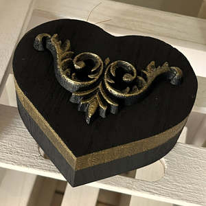 Jewellery Boxes: Black & Gold Heart Jewellery Box