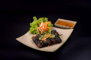 Skewer Dumplings 1: SK3 - GRILLED BEEF BETEL LEAF (3PCS)