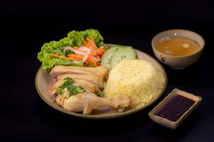 R4 - HAINANESE CHICKEN ON RICE