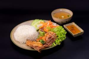 Rice: R3 - CRIPSPY SKIN WHOLE LEG CHICKEN ON RICE