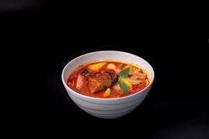 Main: M6 - RED CURRY WITH DUCK