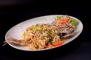 Main Seafood: M27 - DEEF FRIED SNAPPER WITH APPLE SALAD