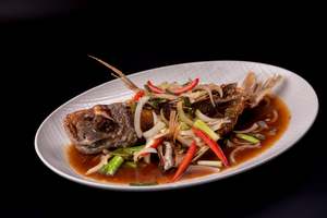 M24 - DEEP FRIED SNAPPER IN TAMARIND SAUCE