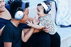 Ems : Earmuffs for baby ALL BLACKS SILVER COLOUR