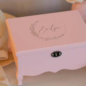 Keepsakes: Personalised Musical Jewellery Box