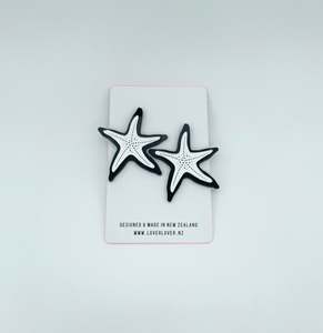 Statement Earrings: STARFISH STUD LARGE Black-silver
