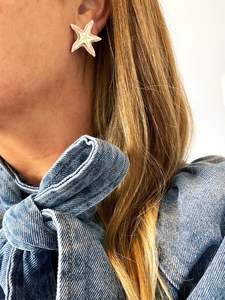 Statement Earrings: STARFISH STUD - milkshake-gold