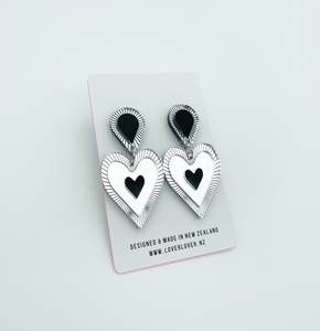 Statement Earrings: Freina Single Drop Silvery-black