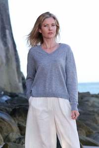 Everyday Luxe Cashmere V-Neck Sweater - Grey