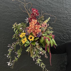 Products: SAMANTHA BOUQUET - Seasonal blooms