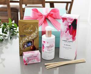 Pink Petal Gift Hamper Love to Give gift hampers Auckland
