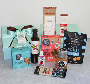 Products: Large Gluten Free Gift Hamper Love to Give gift hampers Auckland