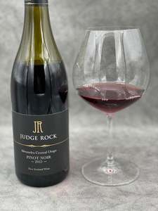 Central Otago: Judge Rock Pinot Noir 2015♪