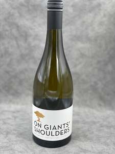 Wairarapa: On Giants' Shoulders Pinot Gris 2018　よりどり12本で15％off対象