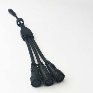 Accessories: 3 Way Splitter | String Lights | White
