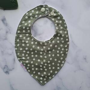 Bibs: Green Spot  - Teardrop Bib