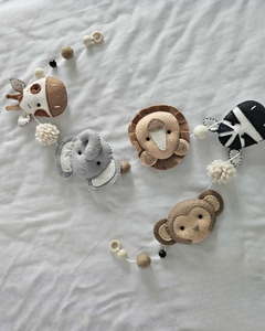 Decor: Safari Animal Felt Baby Bunting