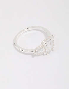 Engagement Rings: Silver Plated Oval Enchanting Ring