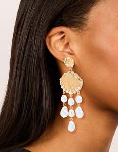 White: Gold Ribbed Shell & Pearls Drop Earrings