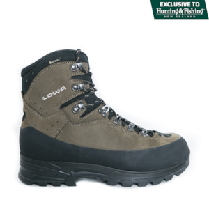 Mens Wide Hiking Boots: Highcountry Evo GTX