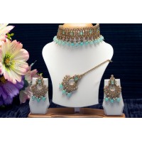 Stunning multi shade Choker