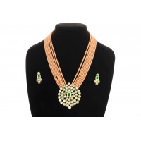 Products: Sumptuous beaded pendant necklace