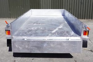 8ft by 5ft Hydraulic Lucca Trailers