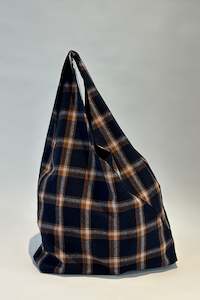 LUC | Nyla Shopper | Navy Plaid