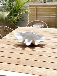 Lulu Luxe Coastal 1: LULU LUXE COASTAL - WHITE RESIN CLAM SHELL