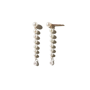 PEAR DIAMONDS AND CASCADING PEARLS 14-carat gold earrings Lulu's Collective