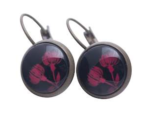 Fabuleux Vous: Pururu Red Pohutukawa on Black Earrings - FABULEUX VOUS