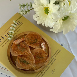 Products: Chicken & Prawn Cracker Lummy Pet Bakery