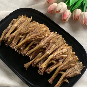 Products: Duck Feet & Oregano Lummy Pet Bakery