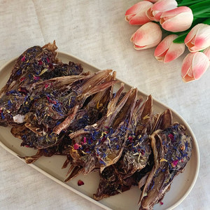 Products: Gourmet Herb-Infused Duck Head– with Sweet Basil & Edible Flowers Lummy Pet Bakery