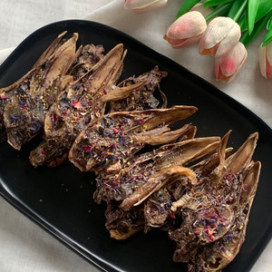Products: Gourmet Dehydrated Duck Head Dental Chew Lummy Pet Bakery