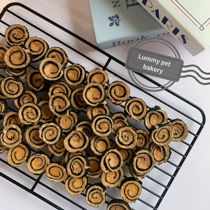 Products: Pet Sushi Roll (Chicken/Beef) Lummy Pet Bakery