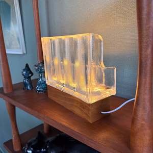 Wired Column Bloc Lamp