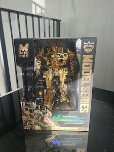 Limited Edition Gold Alloy Optimus Prime – Large Movie Version Transformer